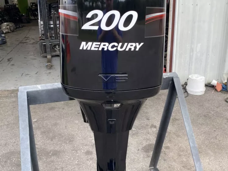 1998 Mercury 2.5L 200 HP 2-Stroke EFI (Electronic Fuel Injection) 20-Inch Outboard Motor