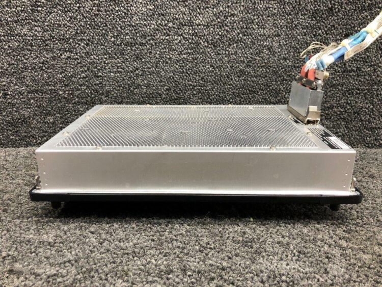 Garmin GDU-1044B Display Unit W/ Cards (14-28V) - Image 6