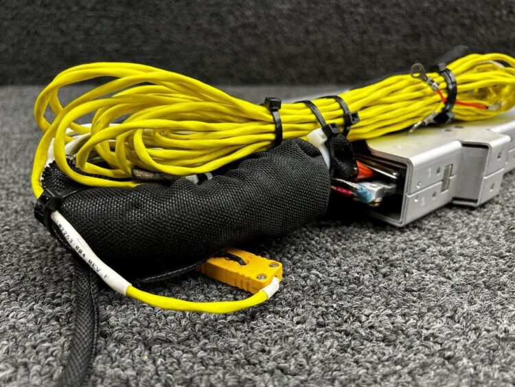 Garmin GEA71B Engine Assessment Unit with Tray and Mods (14-28V) - Image 2