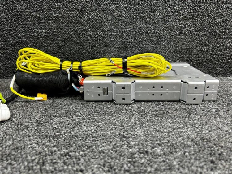 Garmin GEA71B Engine Assessment Unit with Tray and Mods (14-28V) - Image 3