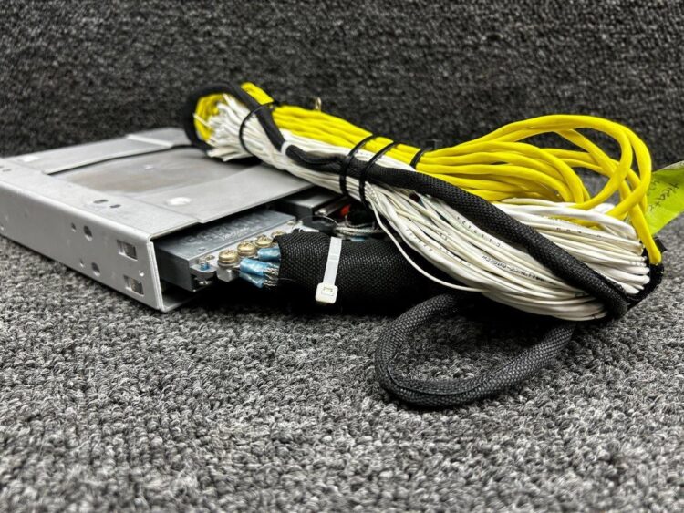 Garmin GEA71B Engine Assessment Unit with Tray and Mods (14-28V) - Image 4