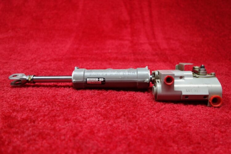 R44 Hydraulic Servo For Robinson Helicopter - Image 11