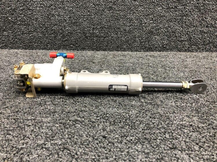 Robinson R44 Forward Servo Assy for D212-1  W/ 8130 - Image 6